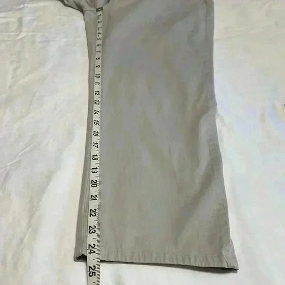 Peter Millar Mens Size 32 Khaki Pants. - Picture 10 of 13